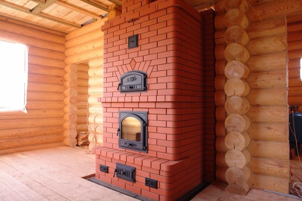 Эффективное тепло: строим печь-камин своими руками