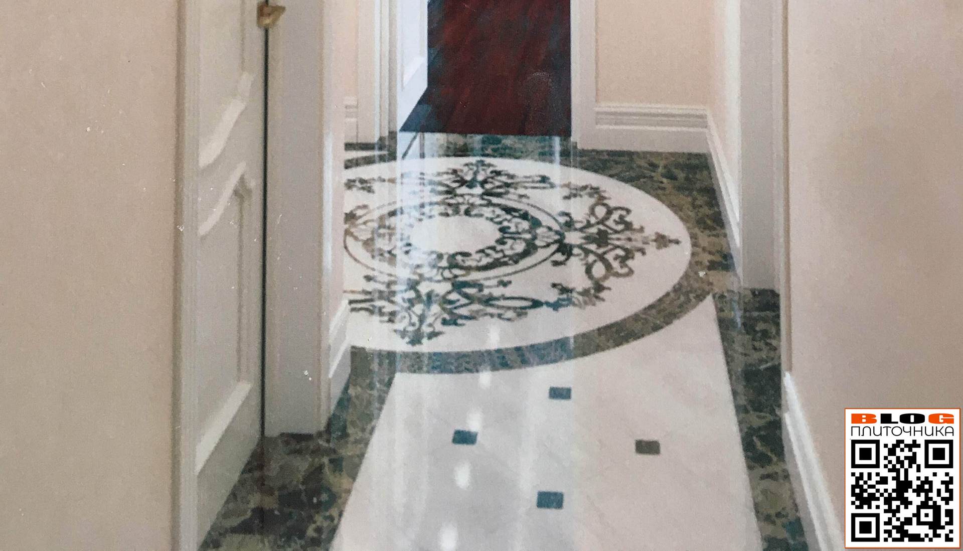 1920 2.02 uzkiy koridor dizayn proekt mozaika panno rozetka keramogranit